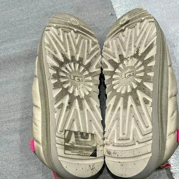 [US11] UGG Tasman LTA  Slipper - Picture 8 of 11